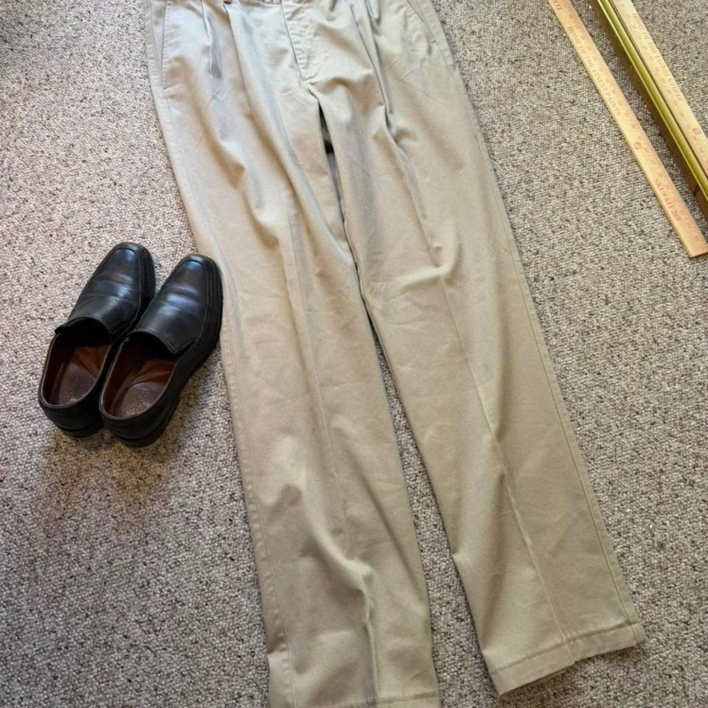 Vintage St.‎ John's Bay baggy tan pleated trousers size 40 khaki pants